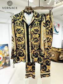 Picture of Versace Sweater Suits _SKUVersaceM-3XL24cn15642784
